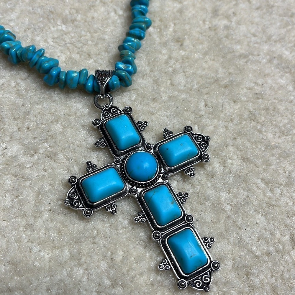⭐️ Costume jewelry- turquoise necklace, cross pendant & earring - Picture 4 of 7